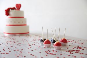 Lekkernij bruiloft cakepops bruidspaar